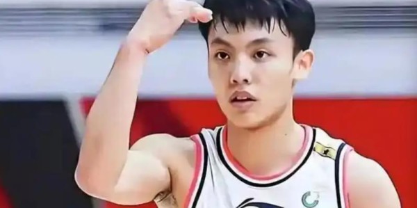 B体育登录入口-徐杰再次当选全明星票王，场均13+5，广东队欠他一份顶薪