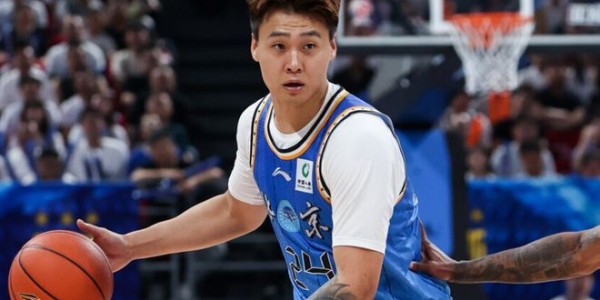 B体育-破案！赵睿受伤反让广东崩盘被打0-18的原因找到，京迷说出大实话|广东队|北京|胡明轩|周琦|威廉姆斯_新浪新闻